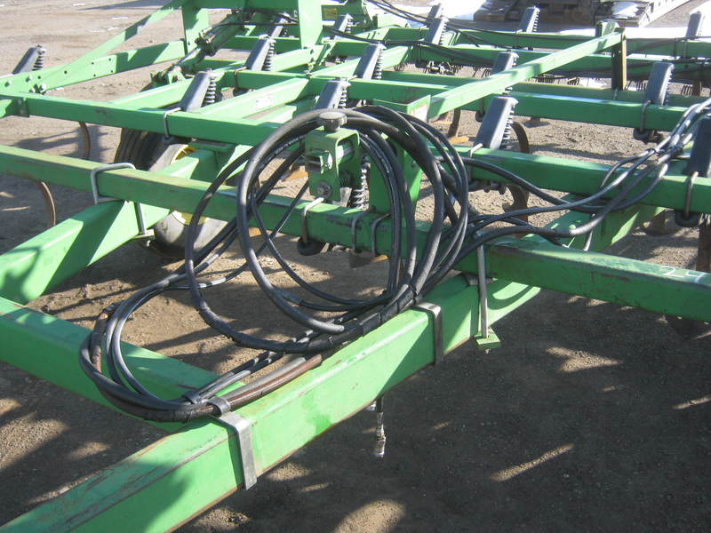 Cultivators  John Deere 960 Cultivator Photo